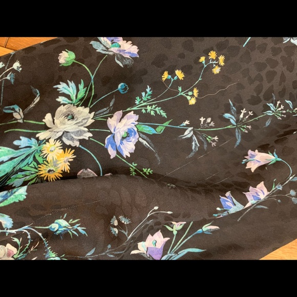 Flor Et. Al one shouldered floral top - Picture 5 of 5